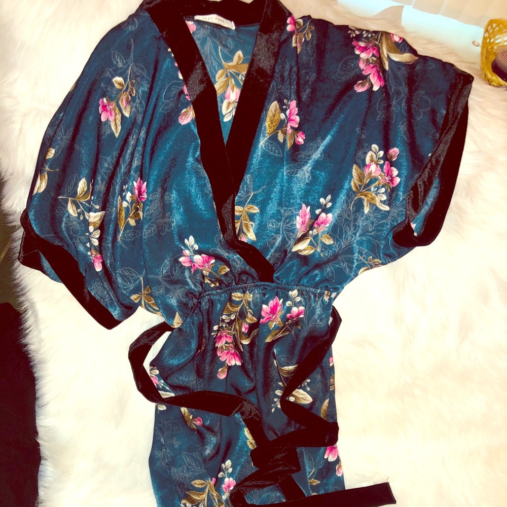 🌺🌺Satin Floral Kimono Dress🌺🌺SALE